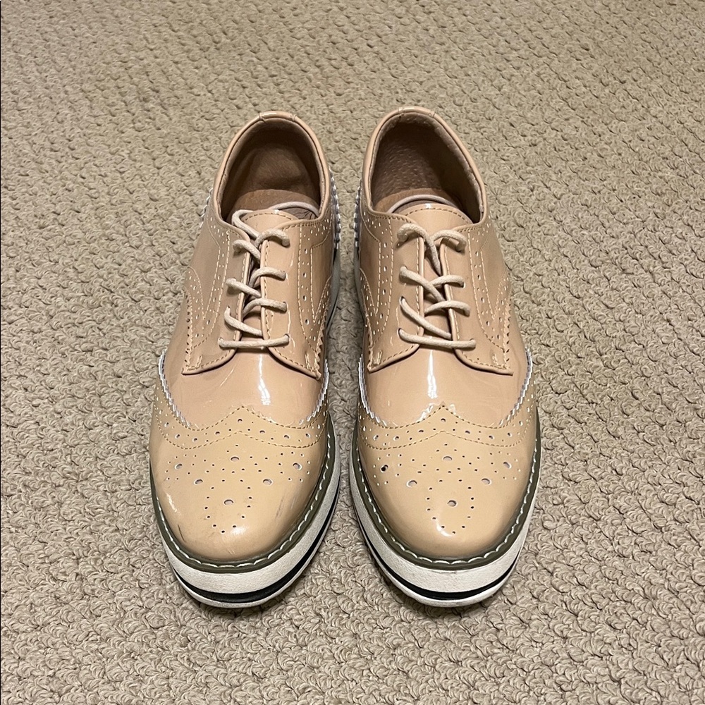 Women’s Tan Brogue Shoes